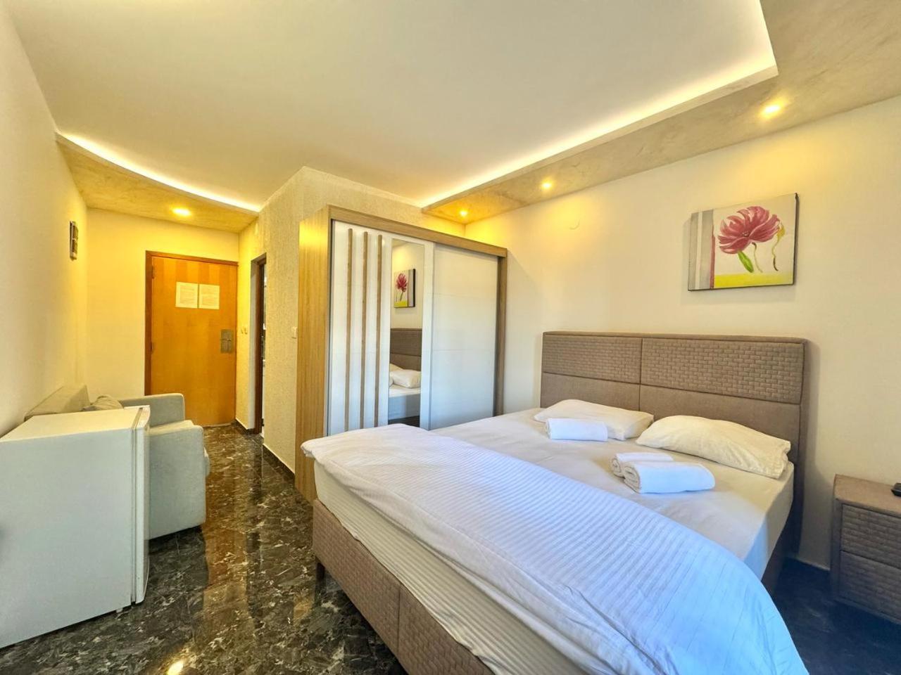 Beachfront Hotel Palma - Jaz Budva Ngoại thất bức ảnh